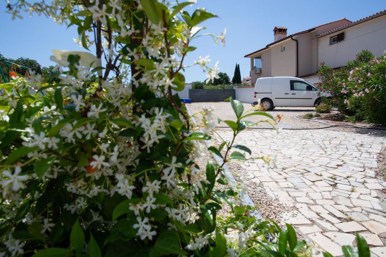 Holiday Home Petrovic Medulin Kültér fotó