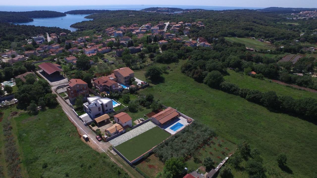 Holiday Home Petrovic Medulin Kültér fotó